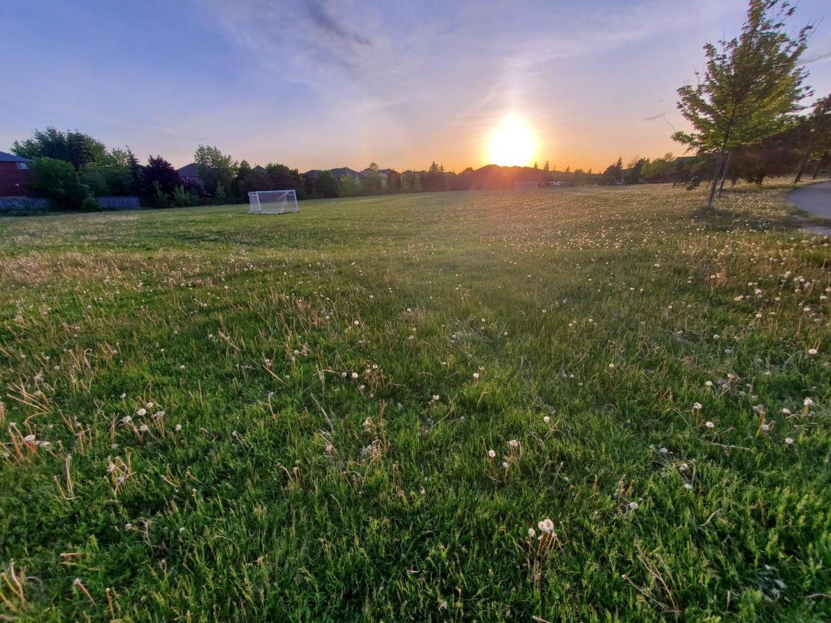 Home Stay Near The Airport Mississauga Extérieur photo